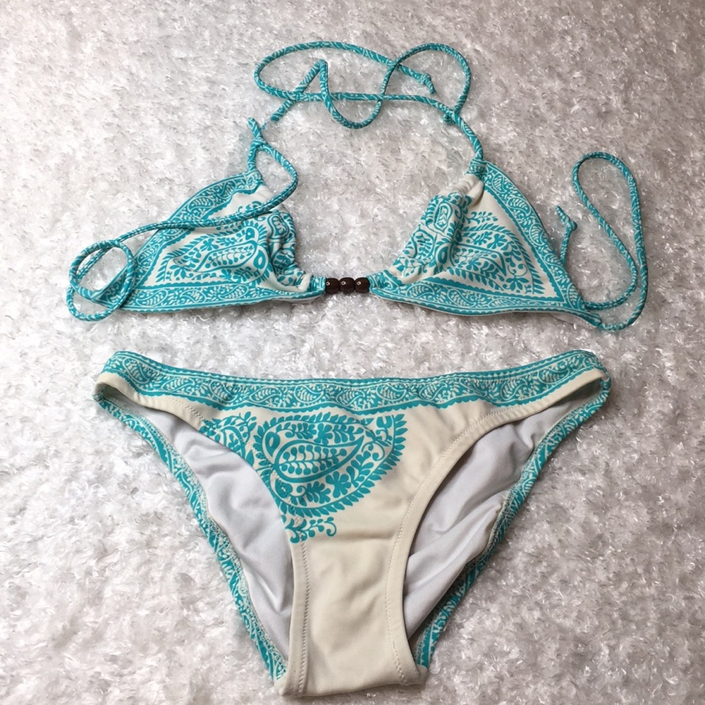 Victoria’s Secret Teal & Off-White Bikini A-23